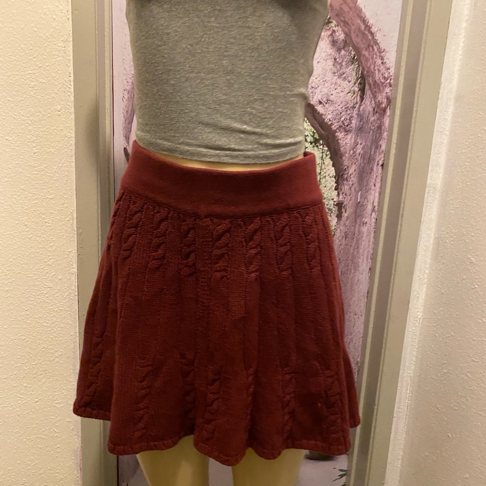 Hollister high waisted knit mini skater deep red maroon burgundy skirt size M - Picture 3 of 9